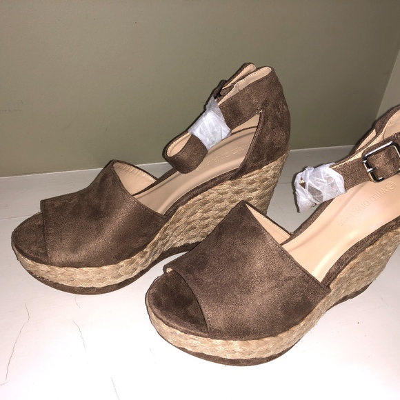 faux-suede taupe heel with a 4.5" braided wedge - Picture 2 of 5